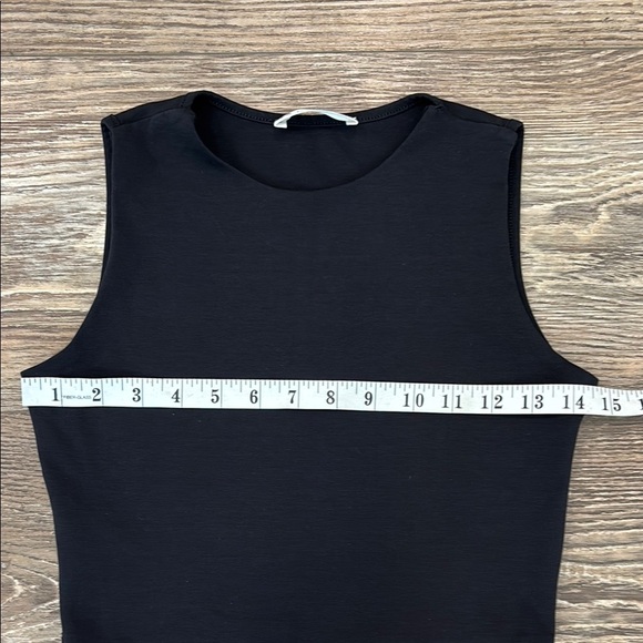 La Comet Women's Size Small Black Sleeveless Crop Tank Top Barcelona Med Style - Picture 4 of 6